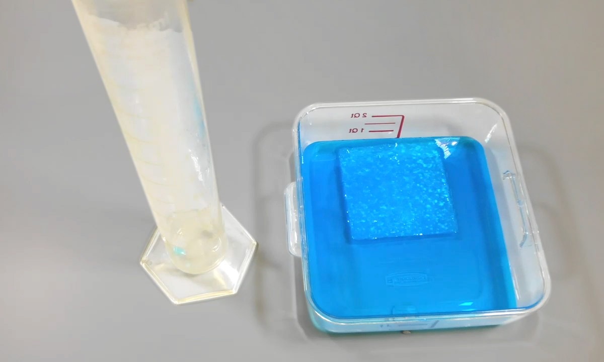 'Lok' Fluid In 2: Liquid